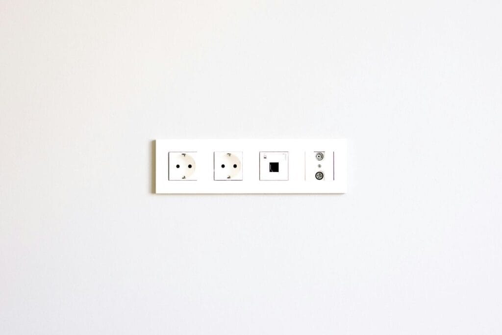 At what height to put sockets in storage rooms?.