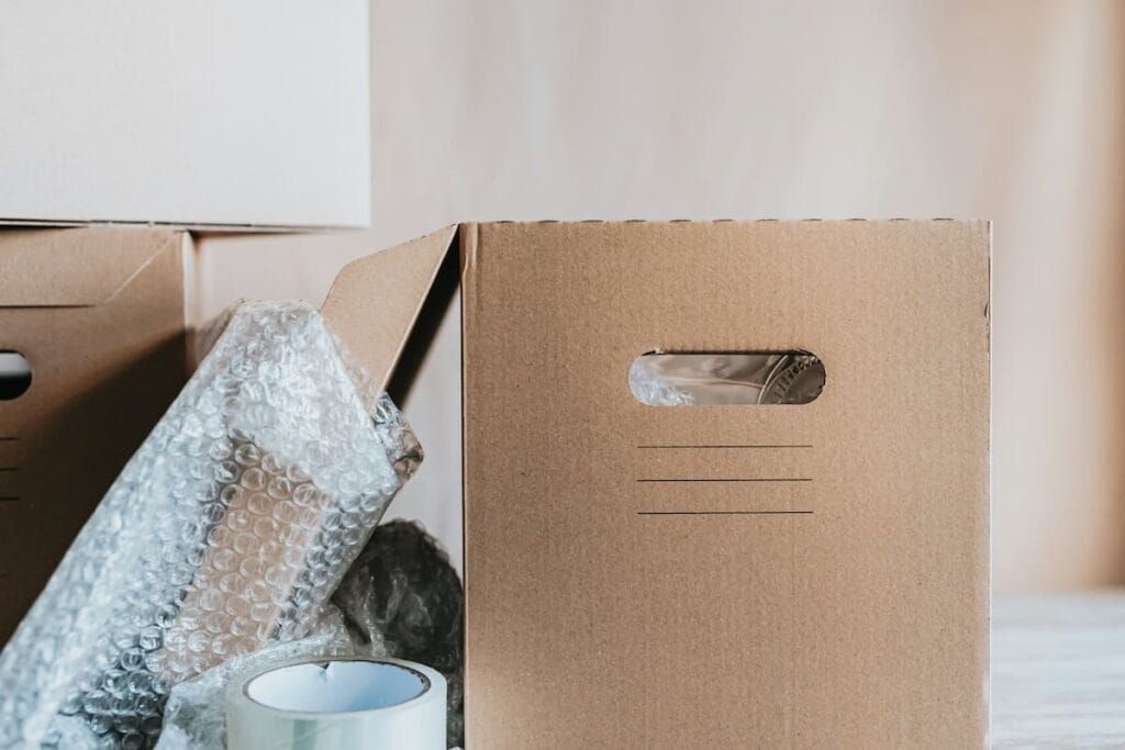 Discover how to gain space at home without moving in Palma. Ideas for tidying up, storing clothes, boxes, furniture, and renting a storage unit.